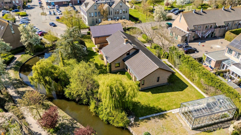 Luchtfoto De Kroon, Schipluiden