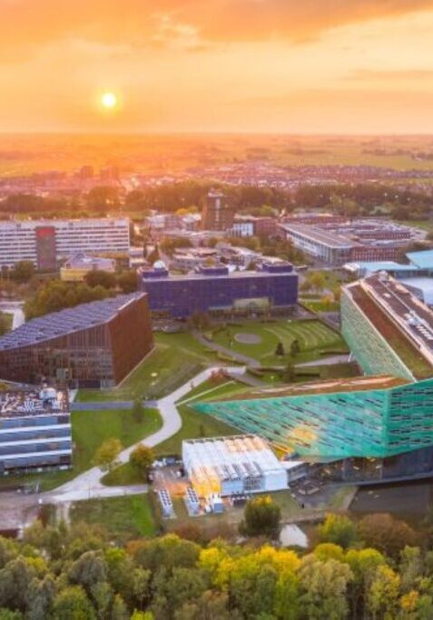 Zernike - Zonsondergang boven Zernike Campus - Droninger-min